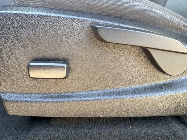 Used 2018 Chevrolet Colorado LT image 18