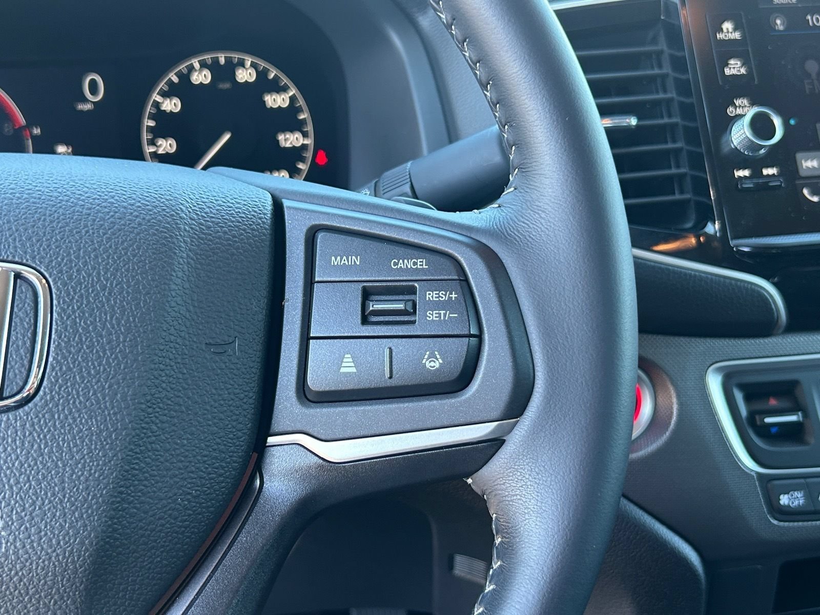 Certified 2025 Honda Ridgeline Sport image 31