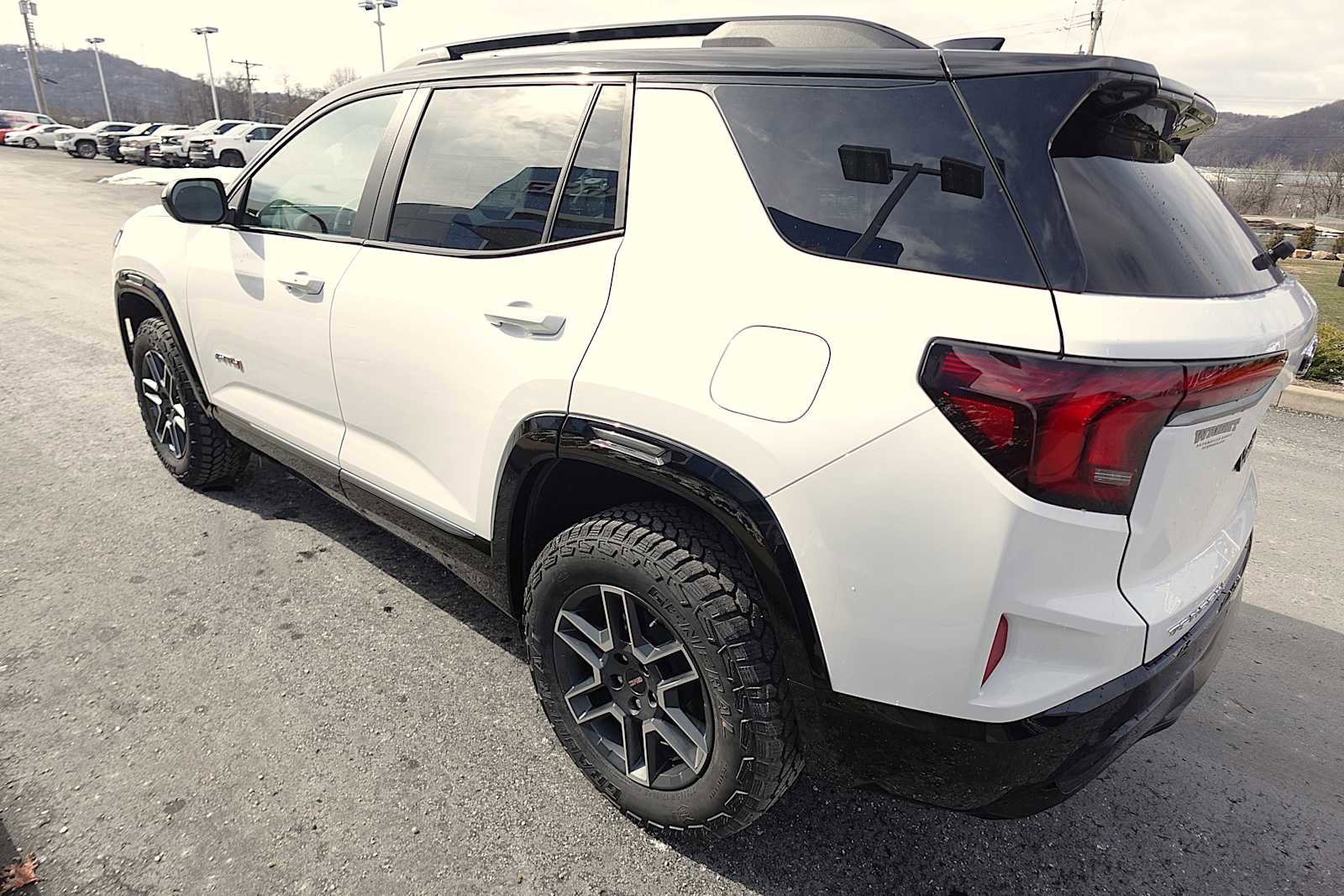 Used 2026 GMC Terrain AT4 w/ Convenience Package III image 5