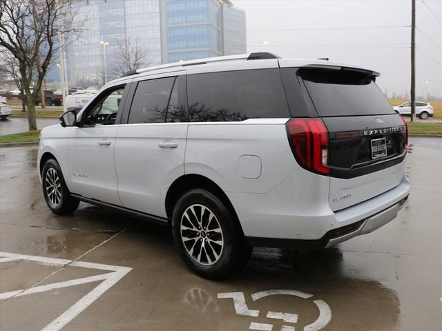 Used 2025 Ford Expedition Platinum image 4