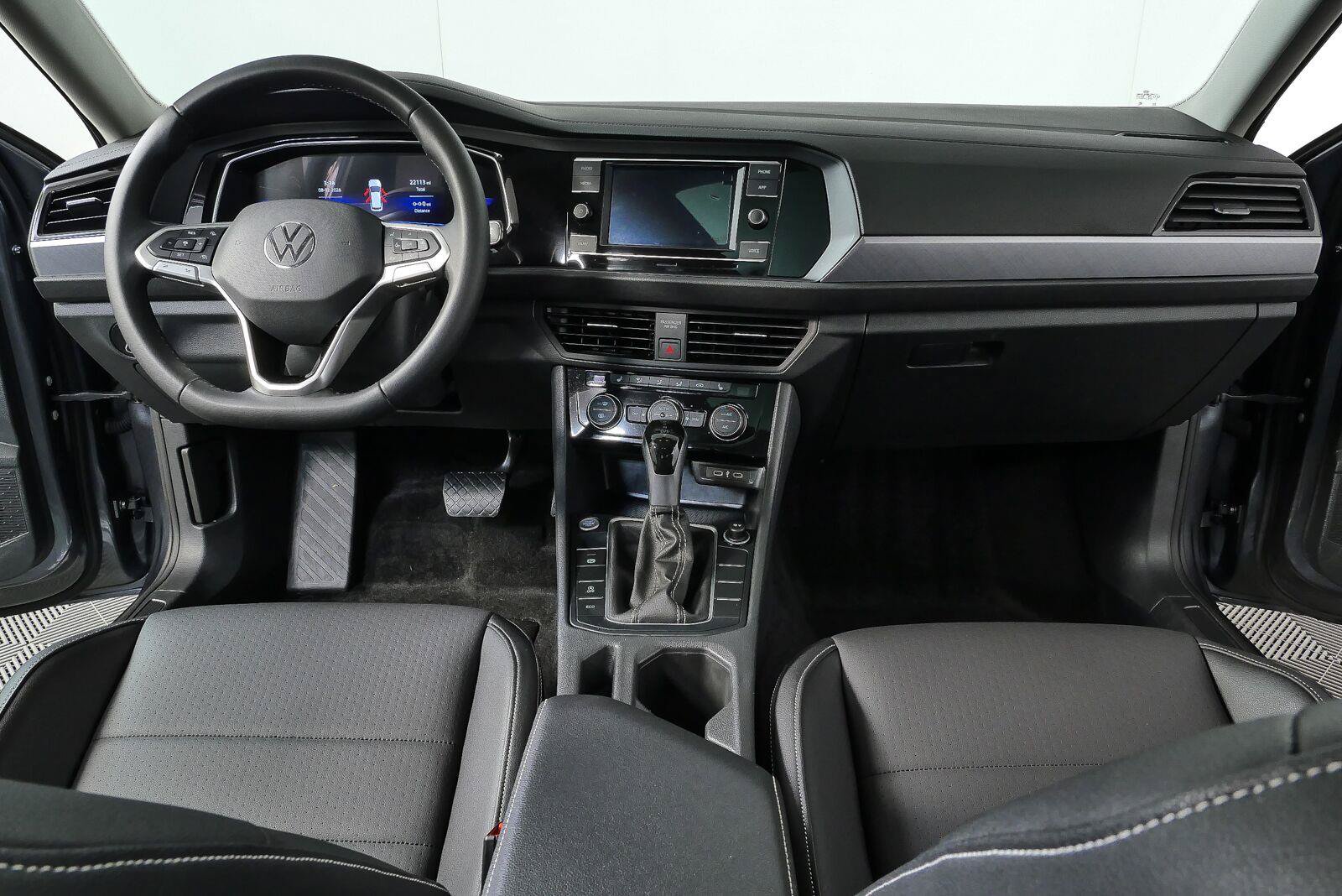 Used 2024 Volkswagen Jetta SE w/ Panoramic Sunroof Package FWD image 14
