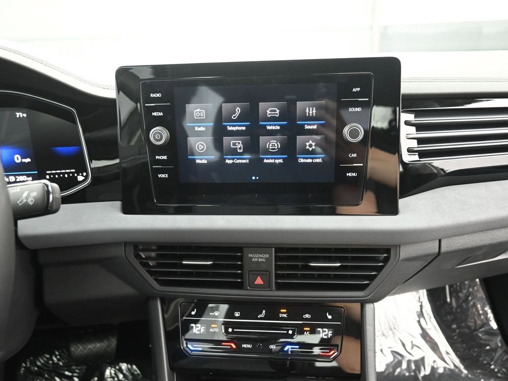 Used 2025 Volkswagen Jetta SE image 51