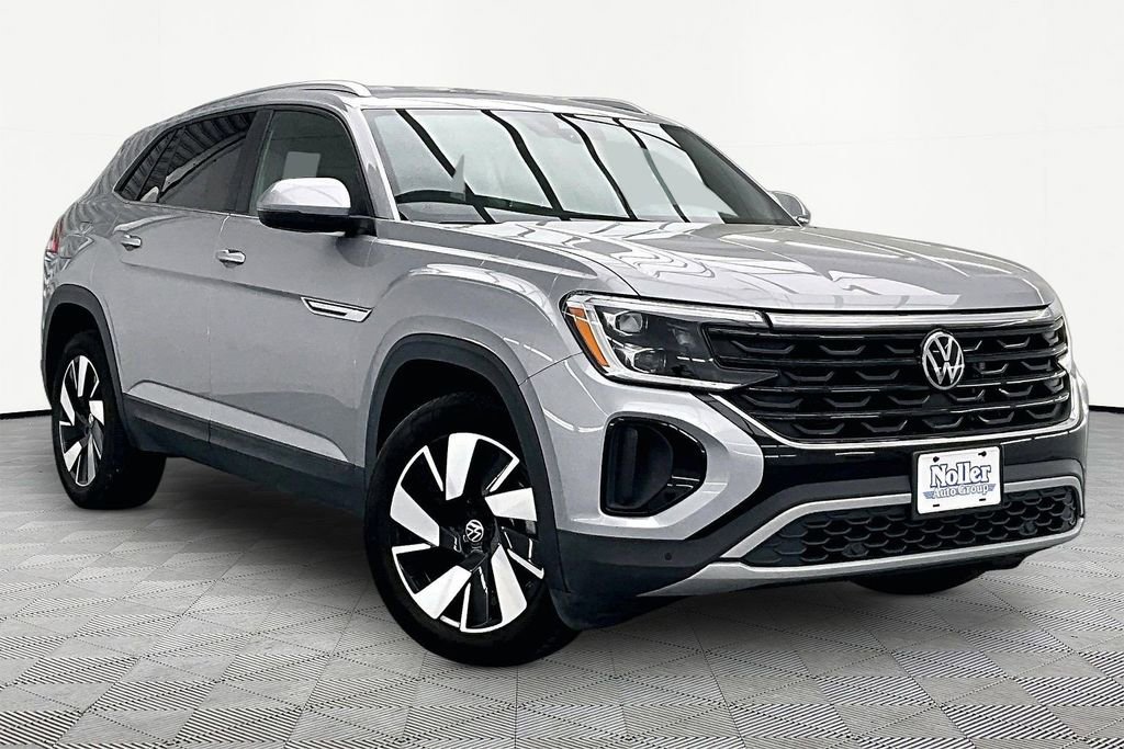 Used 2025 Volkswagen Atlas Cross Sport SE AWD/4WD image 12