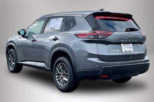 Certified 2025 Nissan Rogue S image 4