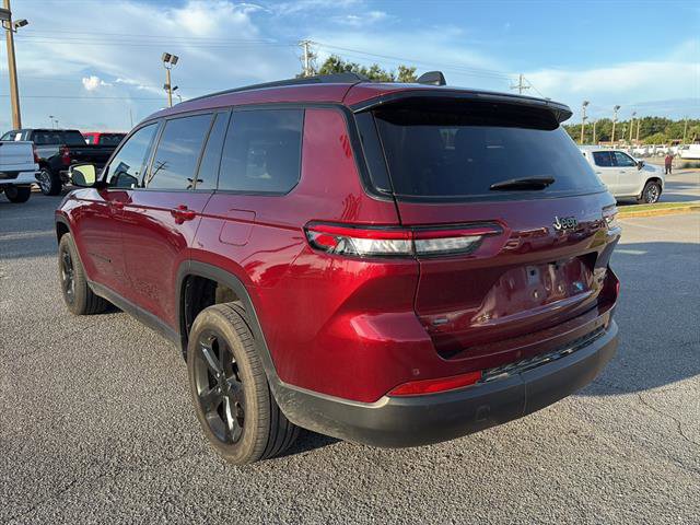 Used 2023 Jeep Grand Cherokee L Limited w/ Black Appearance Package image 5