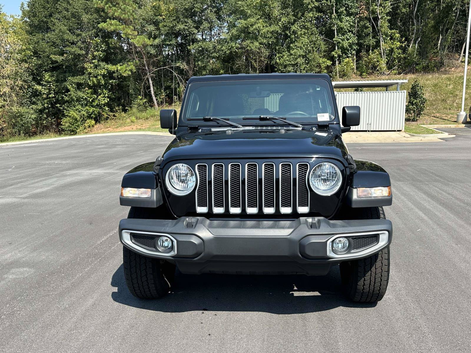 Used 2020 Jeep Wrangler Unlimited Sahara AWD/4WD image 2