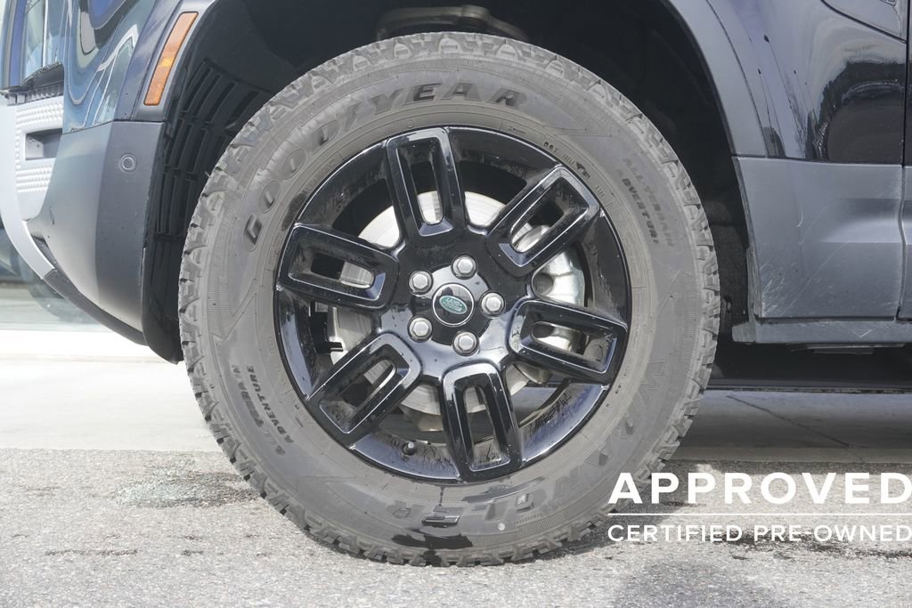 Used 2025 Land Rover Defender 110 S image 32