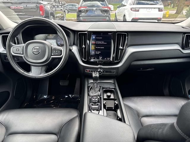 Used 2018 Volvo XC60 T6 Momentum w/ Convenience Package image 15