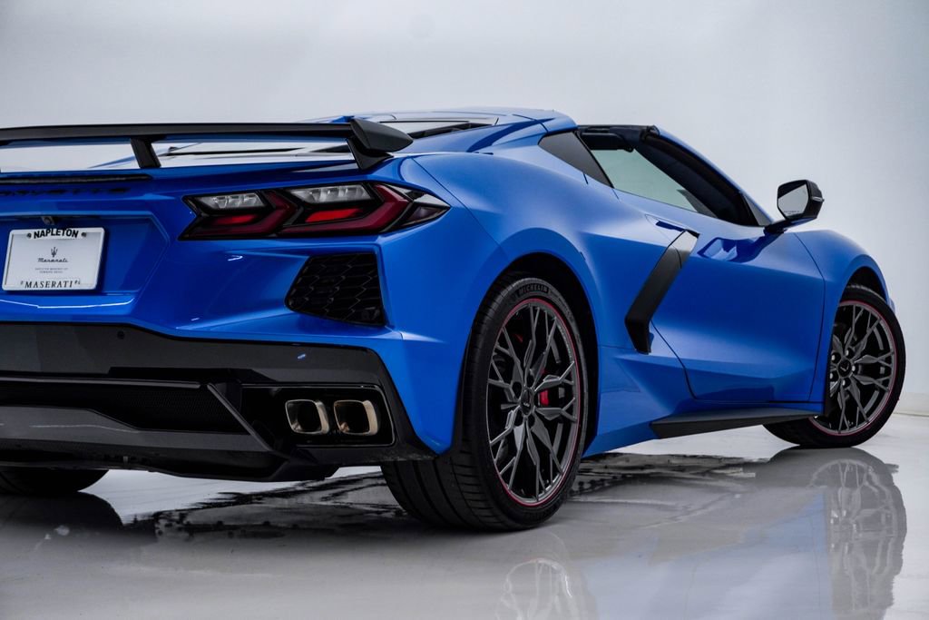 Used 2025 Chevrolet Corvette Stingray Premium Cpe w/ Z51 Performance Package RWD image 11