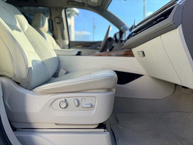 Used 2024 Cadillac Escalade ESV Sport Platinum w/ LPO, ONYX Package AWD/4WD image 22