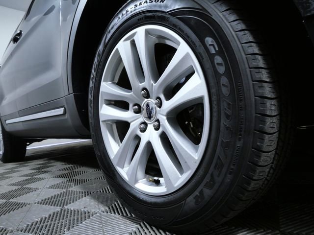 Certified 2018 Ford Explorer XLT w/ Equipment Group 202A AWD/4WD image 2