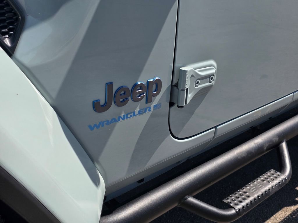 Used 2023 Jeep Wrangler Unlimited Rubicon 4xe w/ Steel Bumper Group image 13