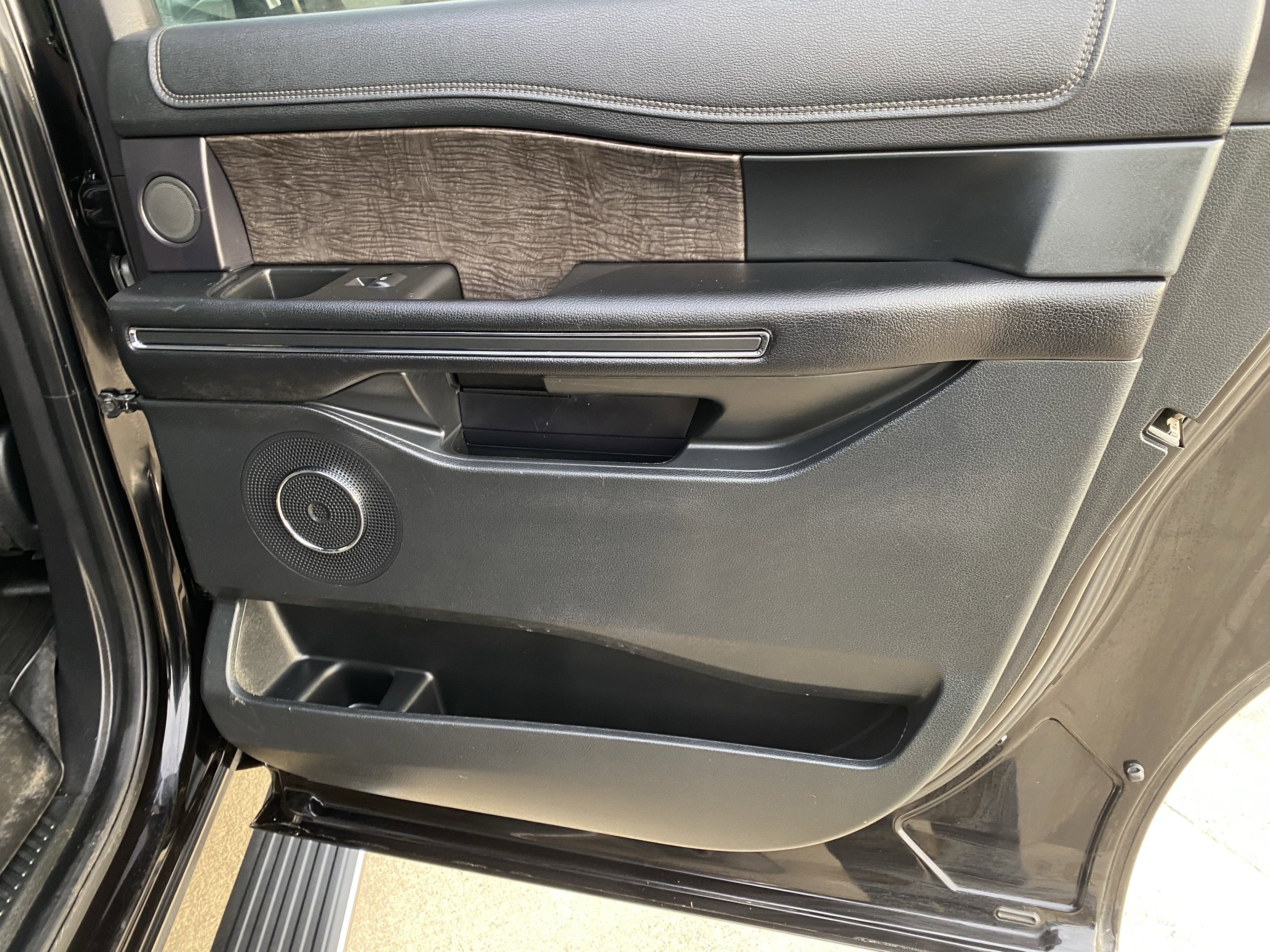 Used 2020 Ford Expedition Max Limited w/ Special Edition Package image 14