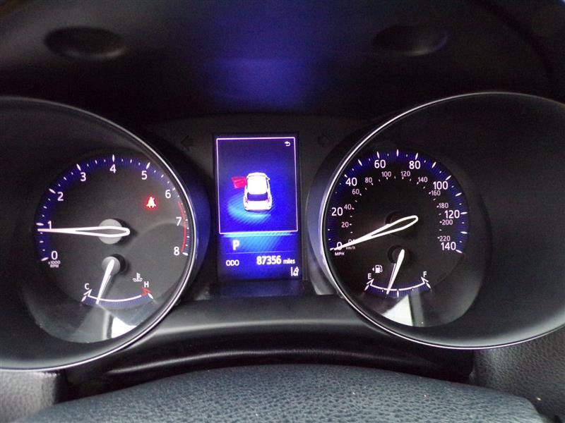 Used 2018 Toyota C-HR XLE image 36