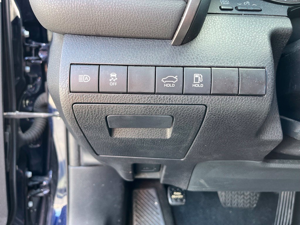 Used 2022 Toyota Camry SE FWD image 18