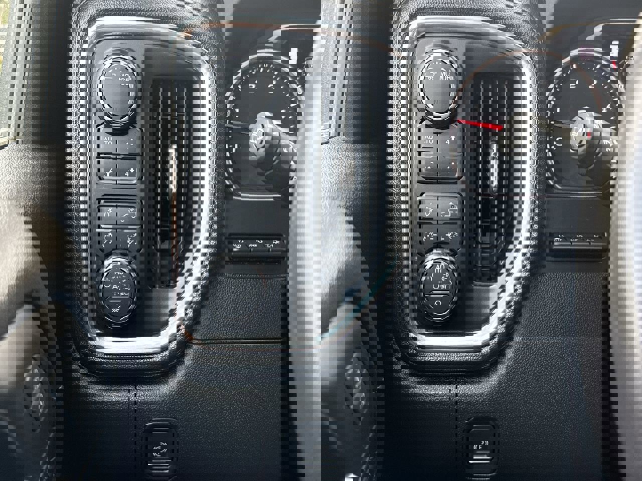 Used 2022 Chevrolet Silverado 3500 High Country w/ LPO, Hitch Package image 17