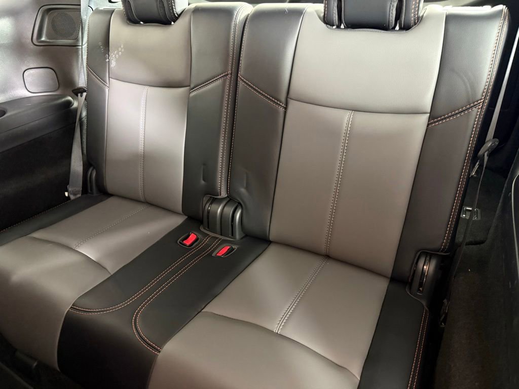 Used 2019 Nissan Pathfinder SL FWD image 9