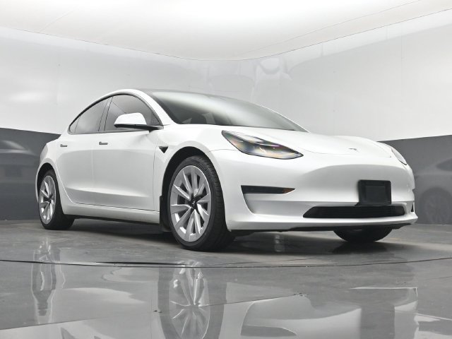 Used 2023 Tesla Model 3 Standard Range RWD image 32