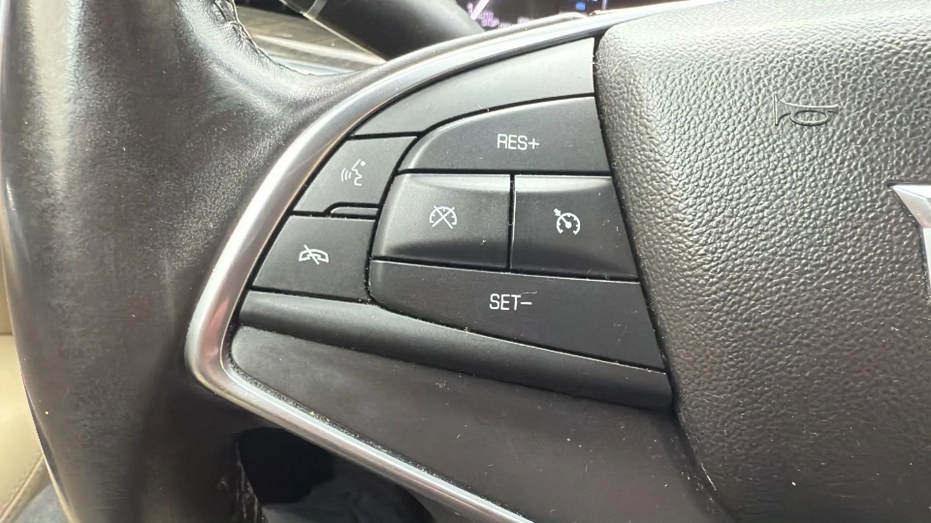 Used 2017 Cadillac XT5 FWD image 13