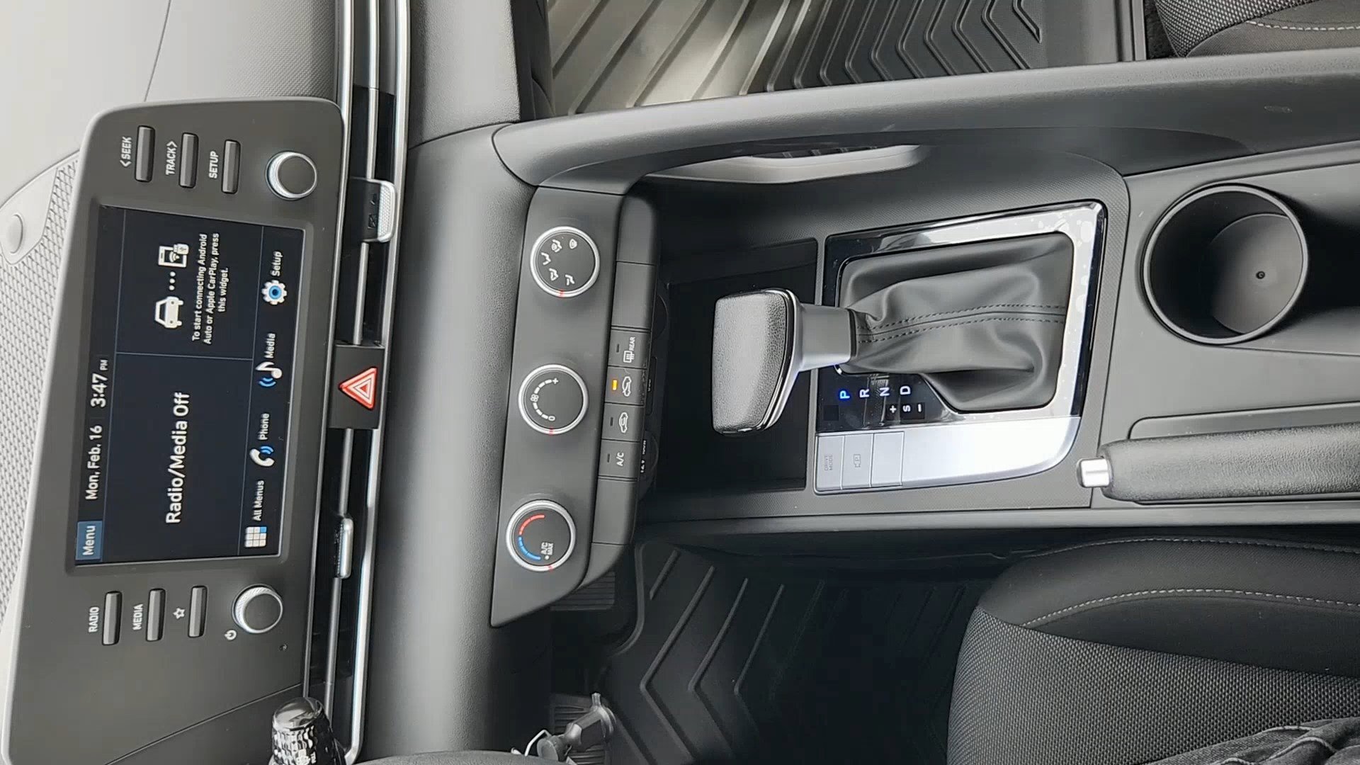 New 2026 Hyundai Elantra SE image 14