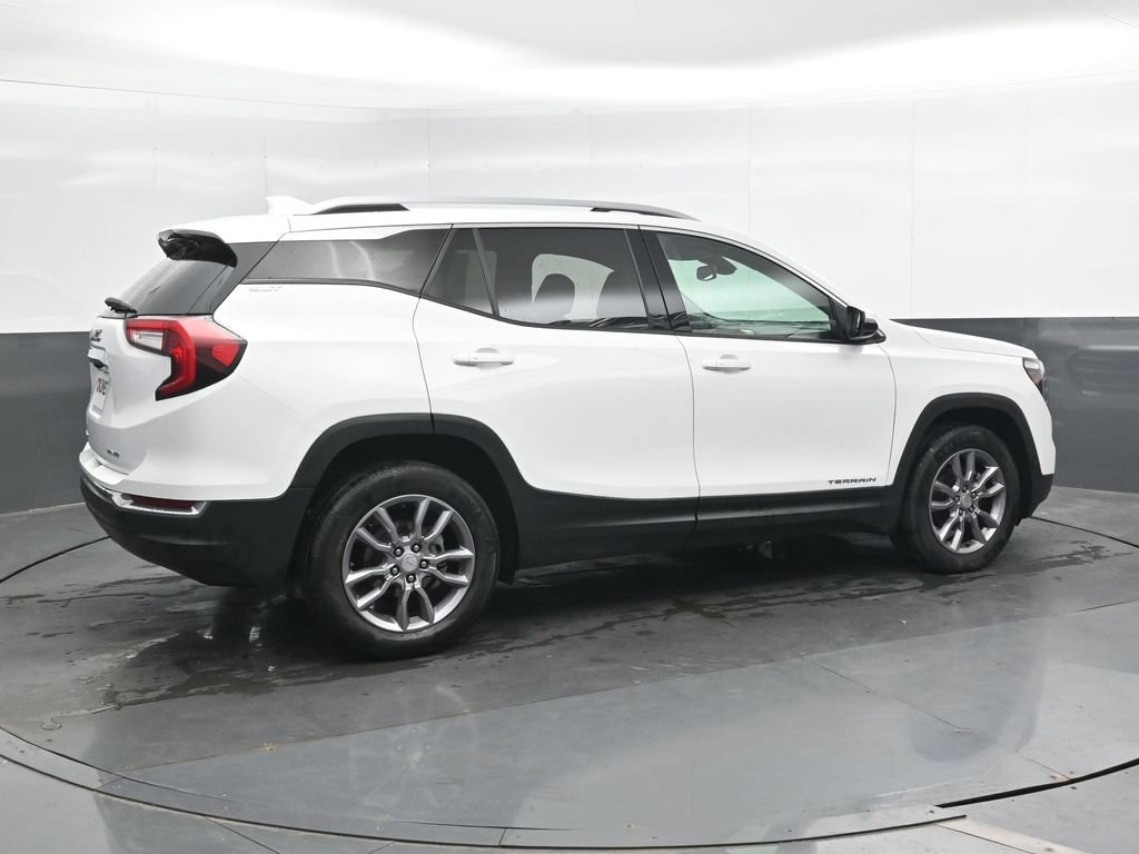 Used 2024 GMC Terrain SLT AWD/4WD image 4