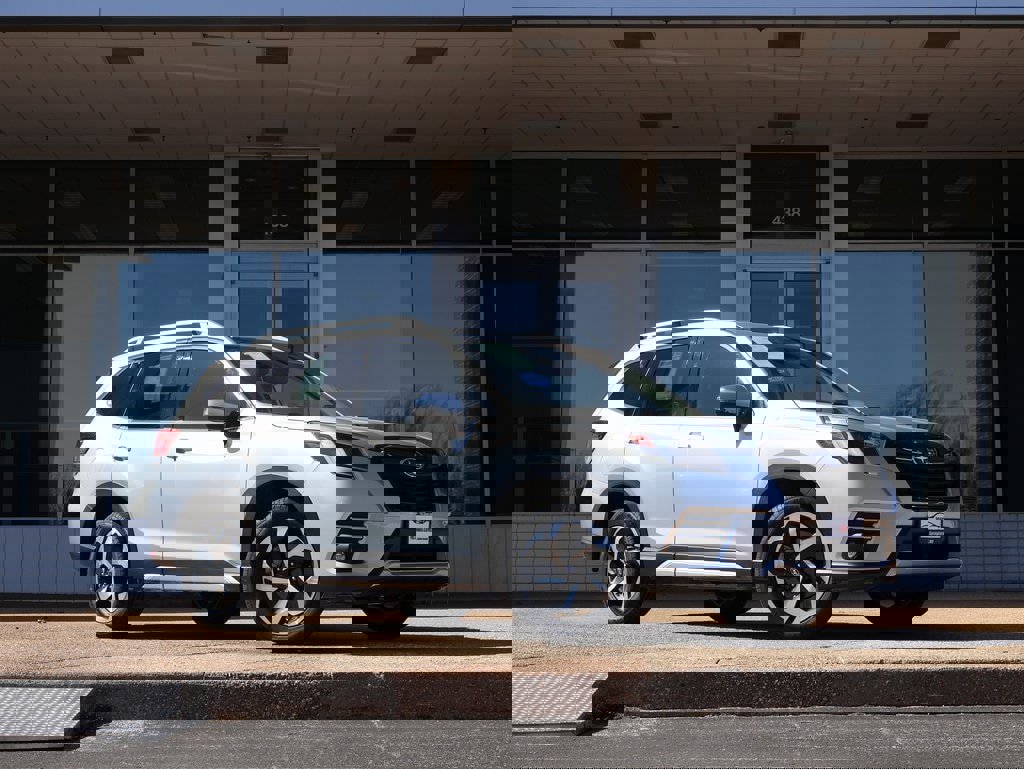 Used 2024 Subaru Forester Touring w/ Convenience Package image 2