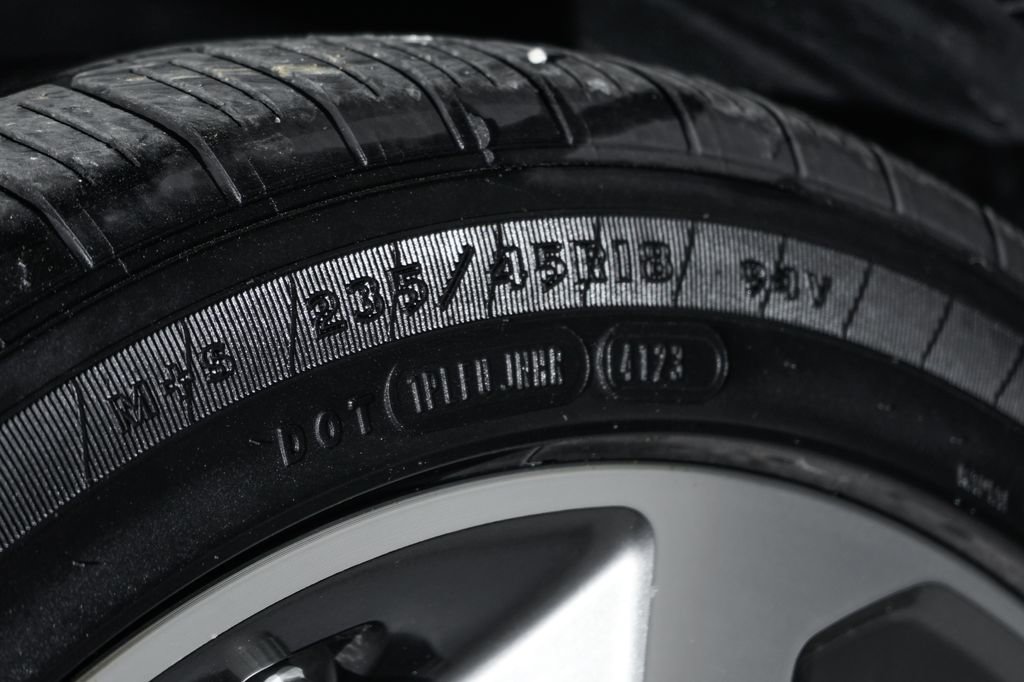 Used 2021 Hyundai Kona Limited FWD image 42