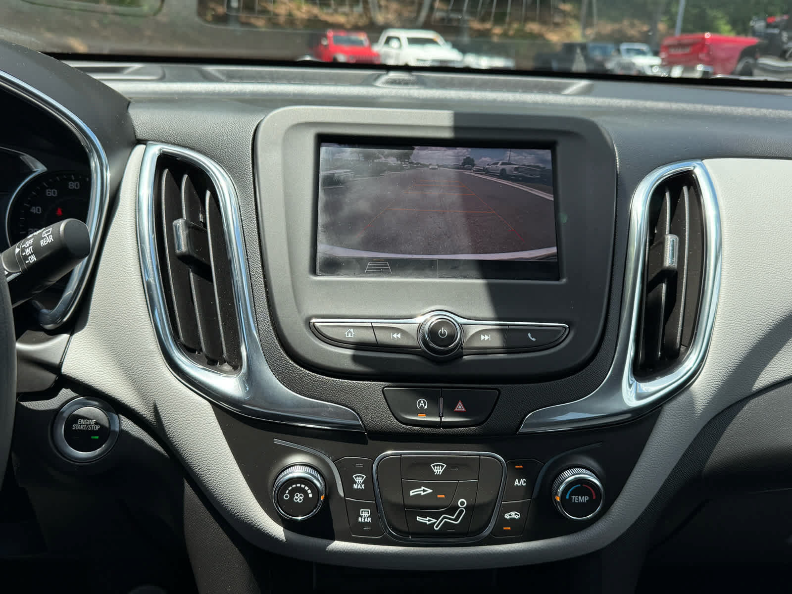 Used 2023 Chevrolet Equinox LT FWD image 18