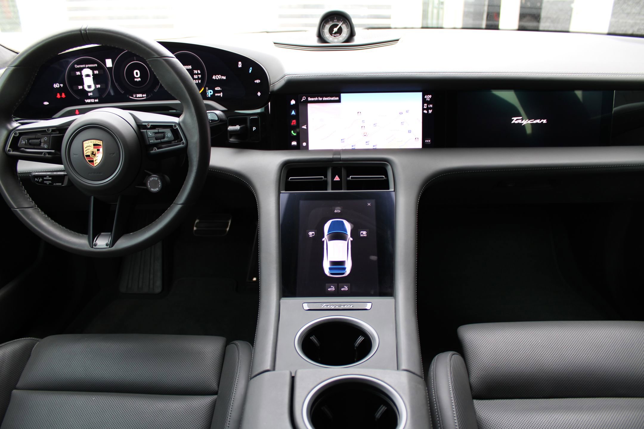 Used 2023 Porsche Taycan GTS image 22