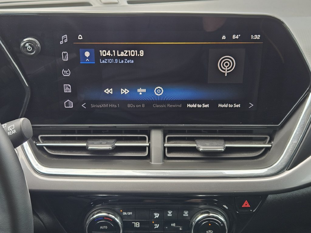 Used 2025 Chevrolet Trax ACTIV FWD image 17