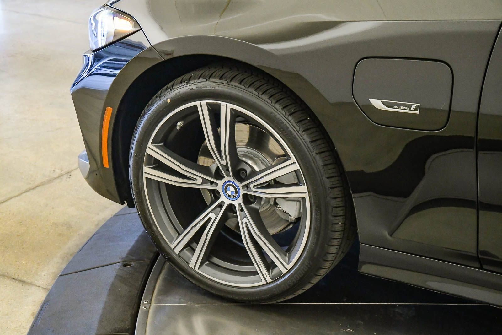 Certified 2023 BMW 330e w/ Premium Package RWD image 9