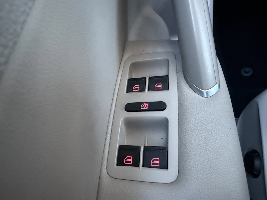 Used 2020 Volkswagen Passat 2.0T SEL image 24