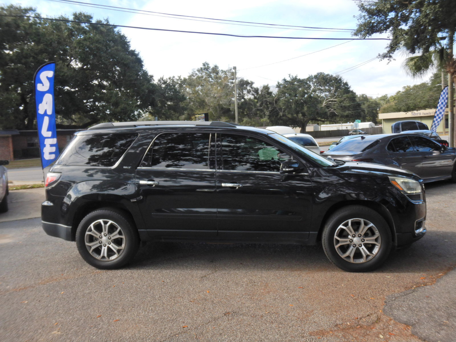 Used 2015 GMC Acadia SLT image 6
