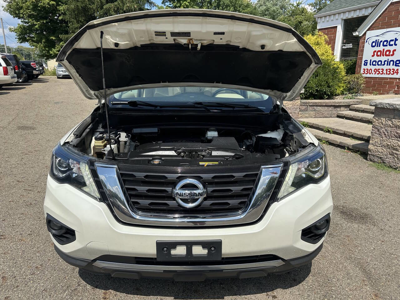Used 2018 Nissan Pathfinder Platinum image 12