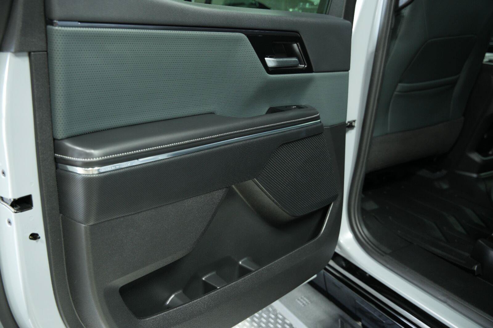 Certified 2026 GMC Sierra EV AT4 w/ AT4 Premium Package AWD/4WD image 32