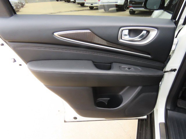 Used 2019 INFINITI QX60 Luxe w/ Essential Package image 18