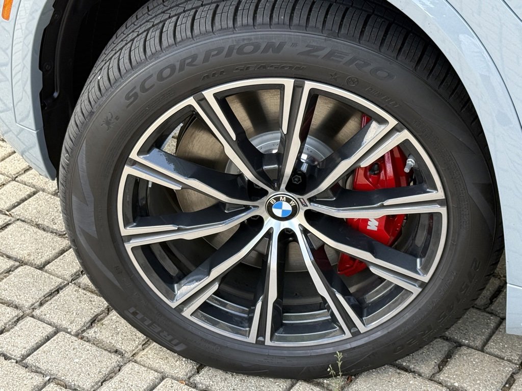 Used 2026 BMW X5 xDrive50e w/ M Sport Package image 7