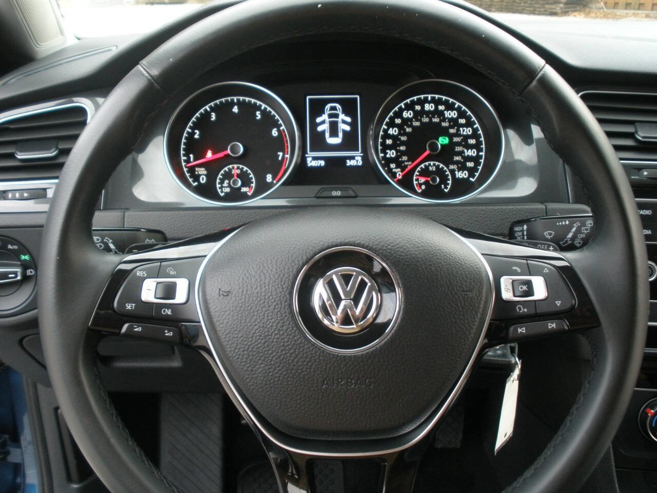 Used 2018 Volkswagen Golf S image 36