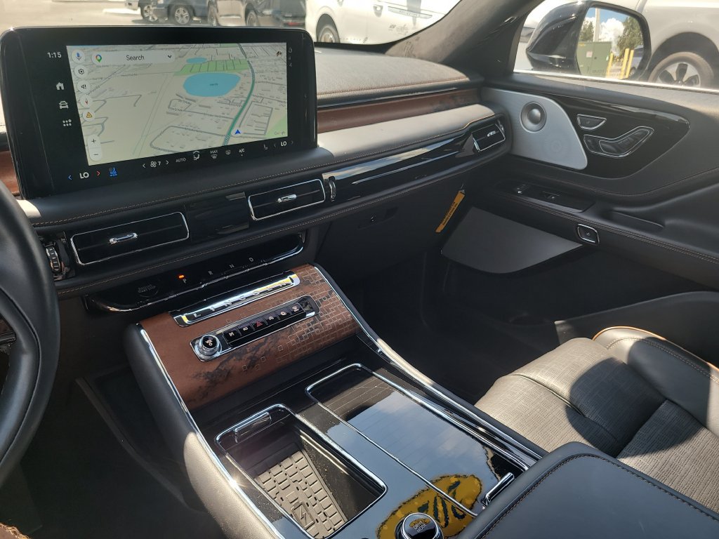 Certified 2025 Lincoln Aviator Black Label AWD/4WD image 21