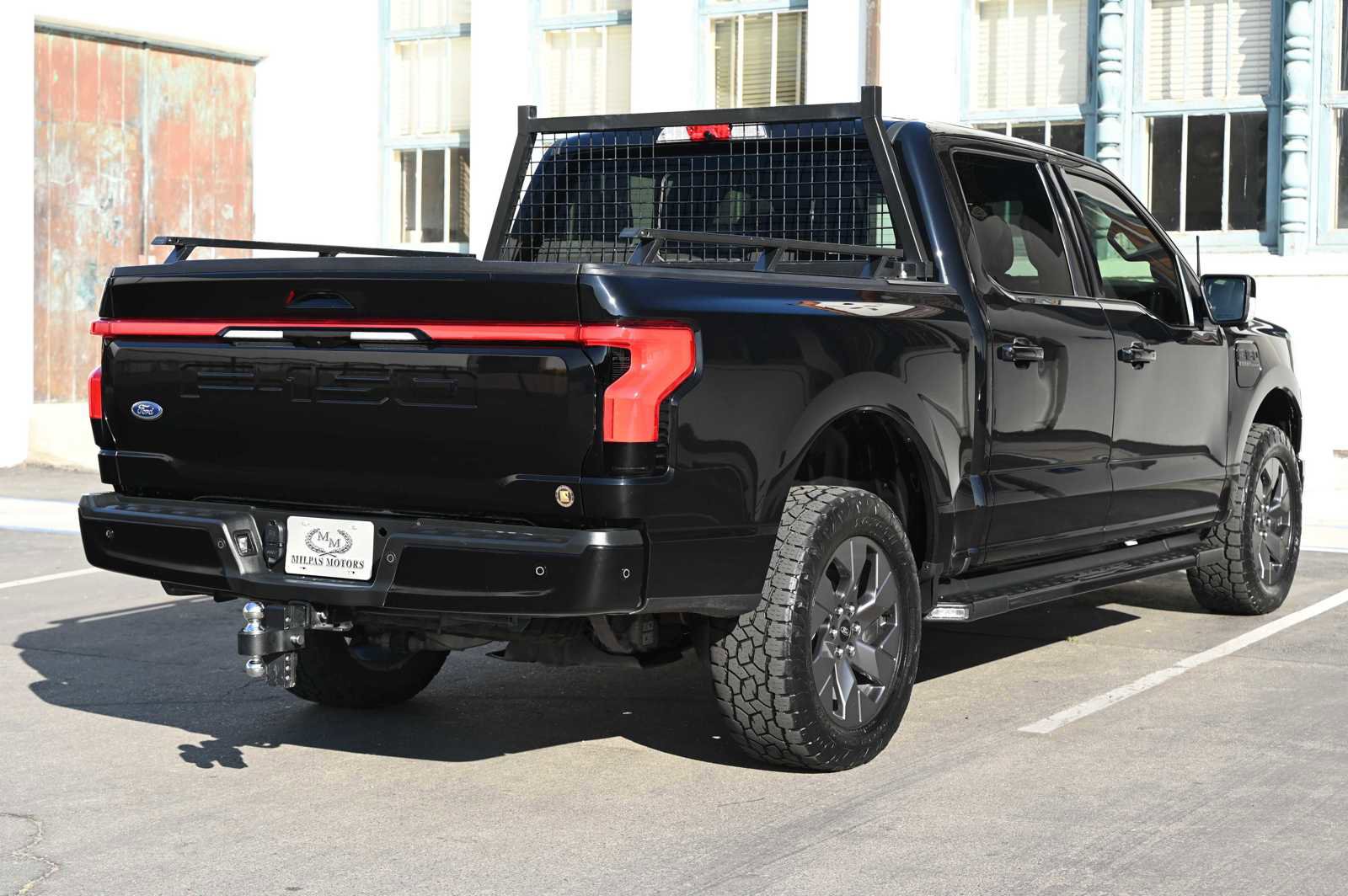 Used 2022 Ford F150 Lightning Lariat image 5