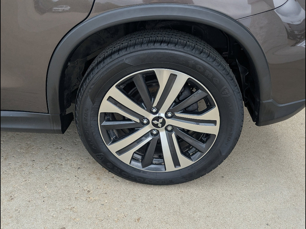 Used 2020 Mitsubishi Outlander Sport ES FWD image 13