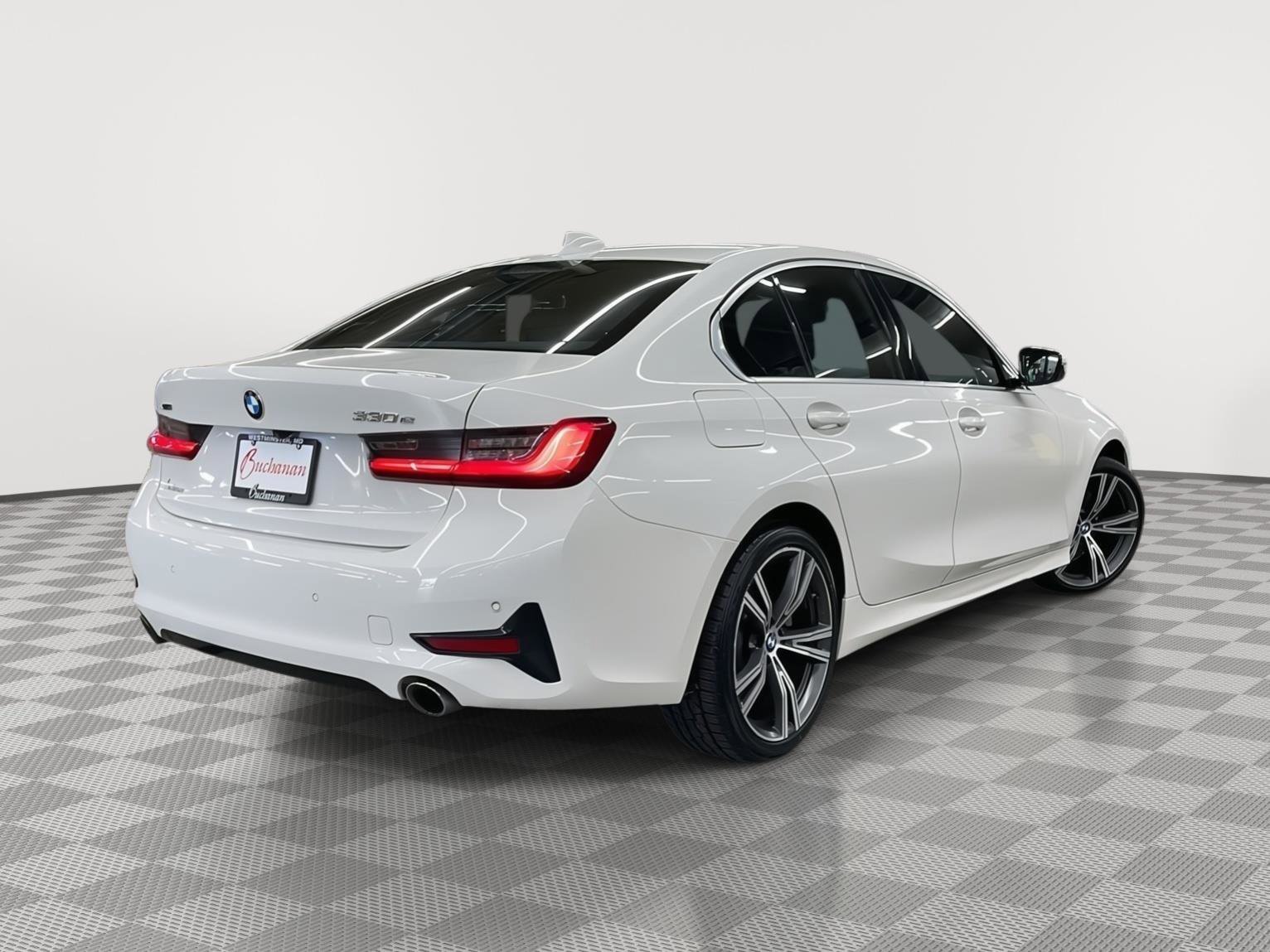 Used 2021 BMW 330e xDrive w/ Convenience Package image 5