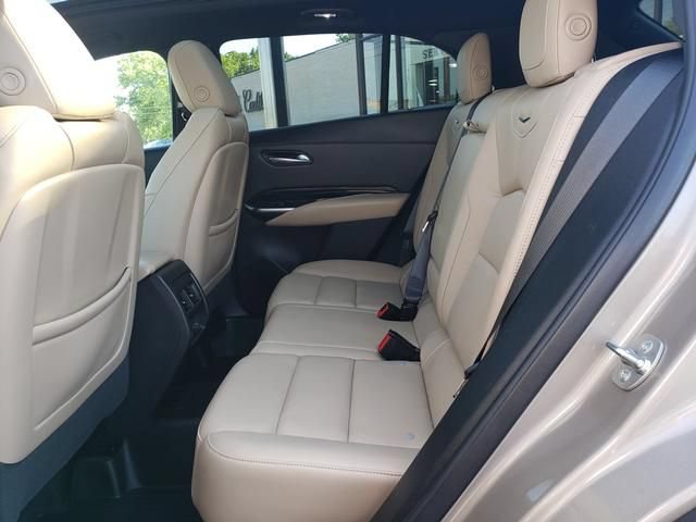 Used 2024 Cadillac XT4 Luxury w/ Cold Weather Package AWD/4WD image 12