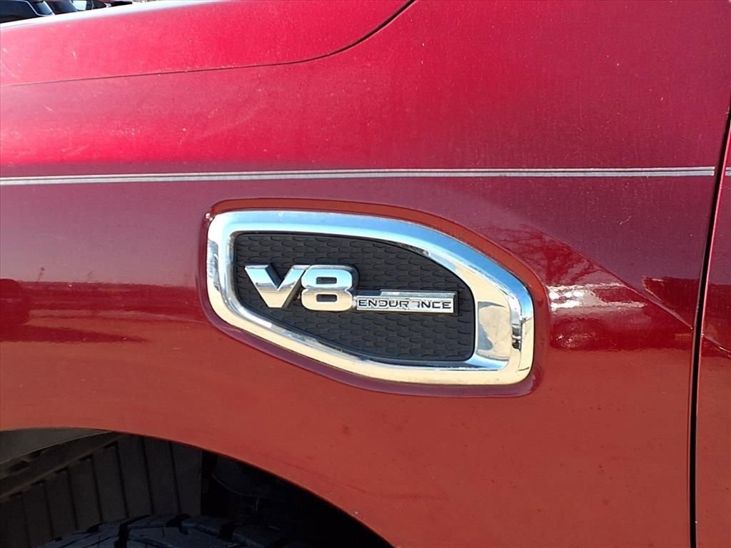 Used 2020 Nissan Titan SL w/ Moonroof Package image 7