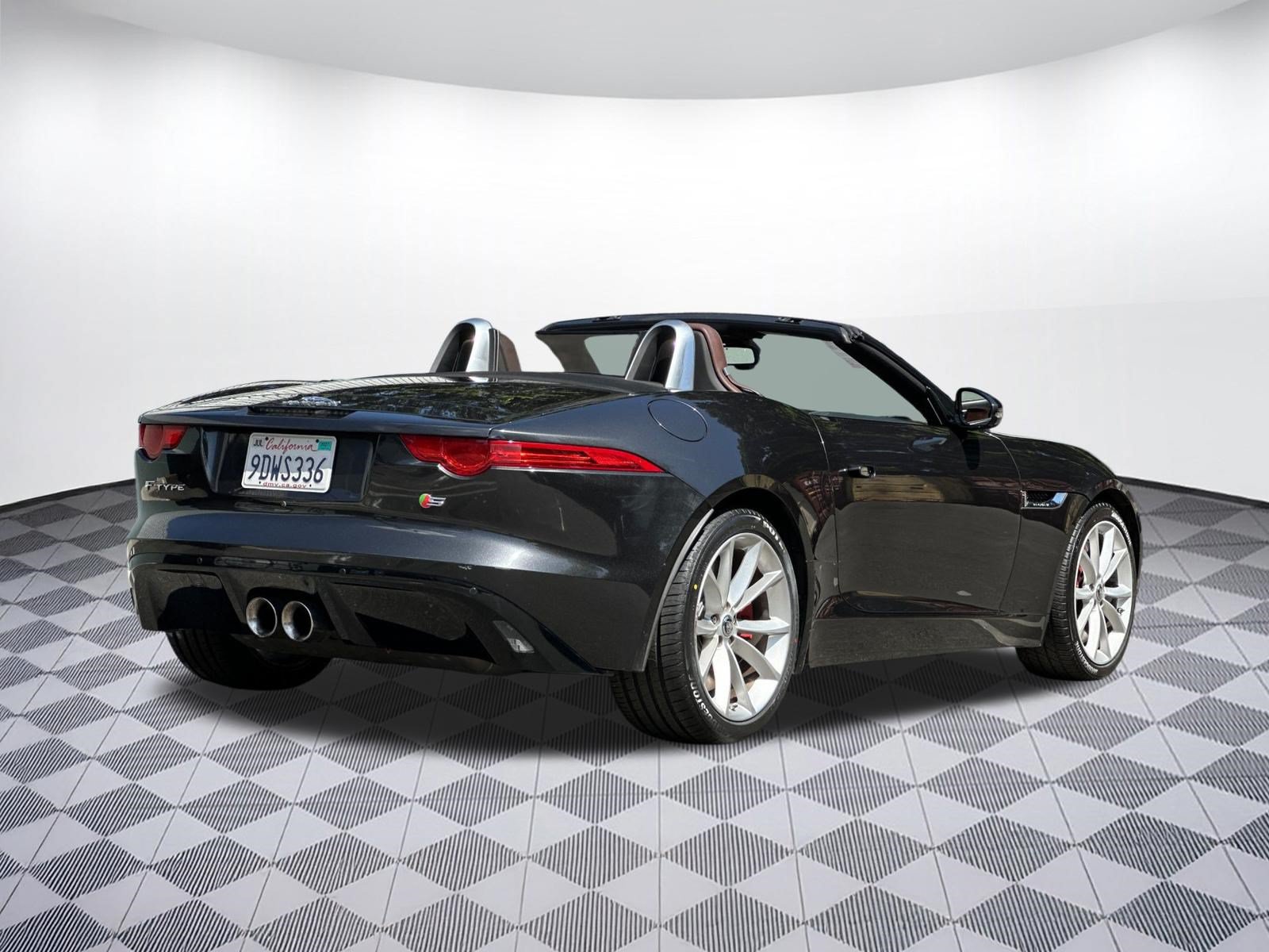 Used 2014 Jaguar F-TYPE S RWD image 9