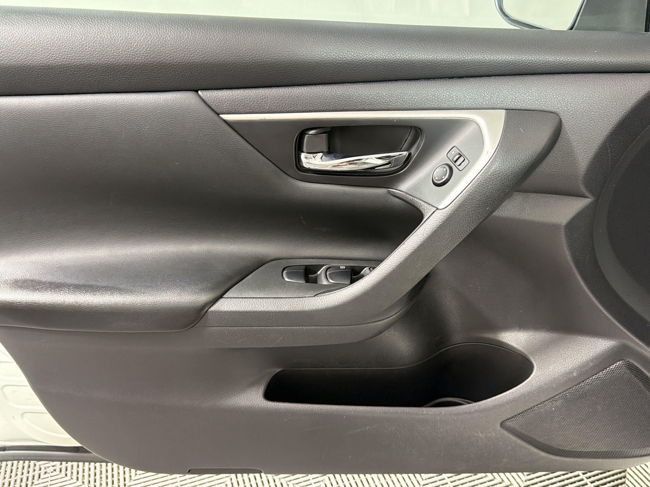 Used 2018 Nissan Altima 2.5 S FWD image 11