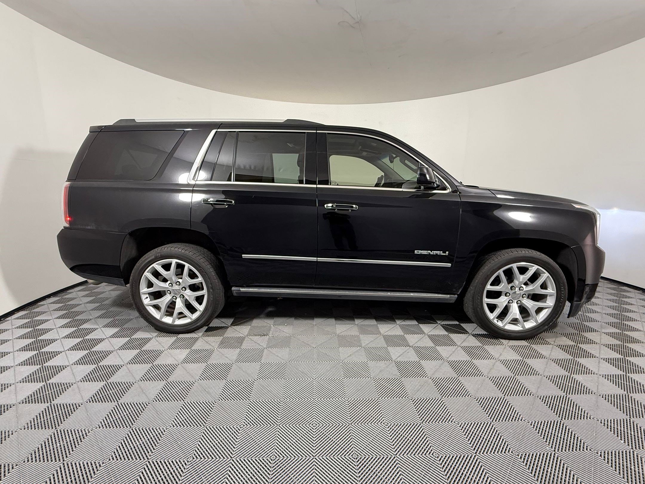 Used 2020 GMC Yukon Denali w/ Denali Ultimate Package image 9