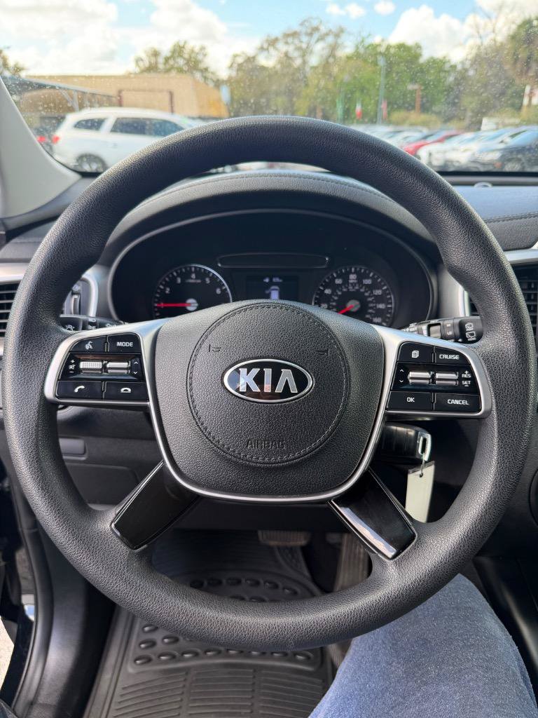 Used 2020 Kia Sorento LX FWD image 46