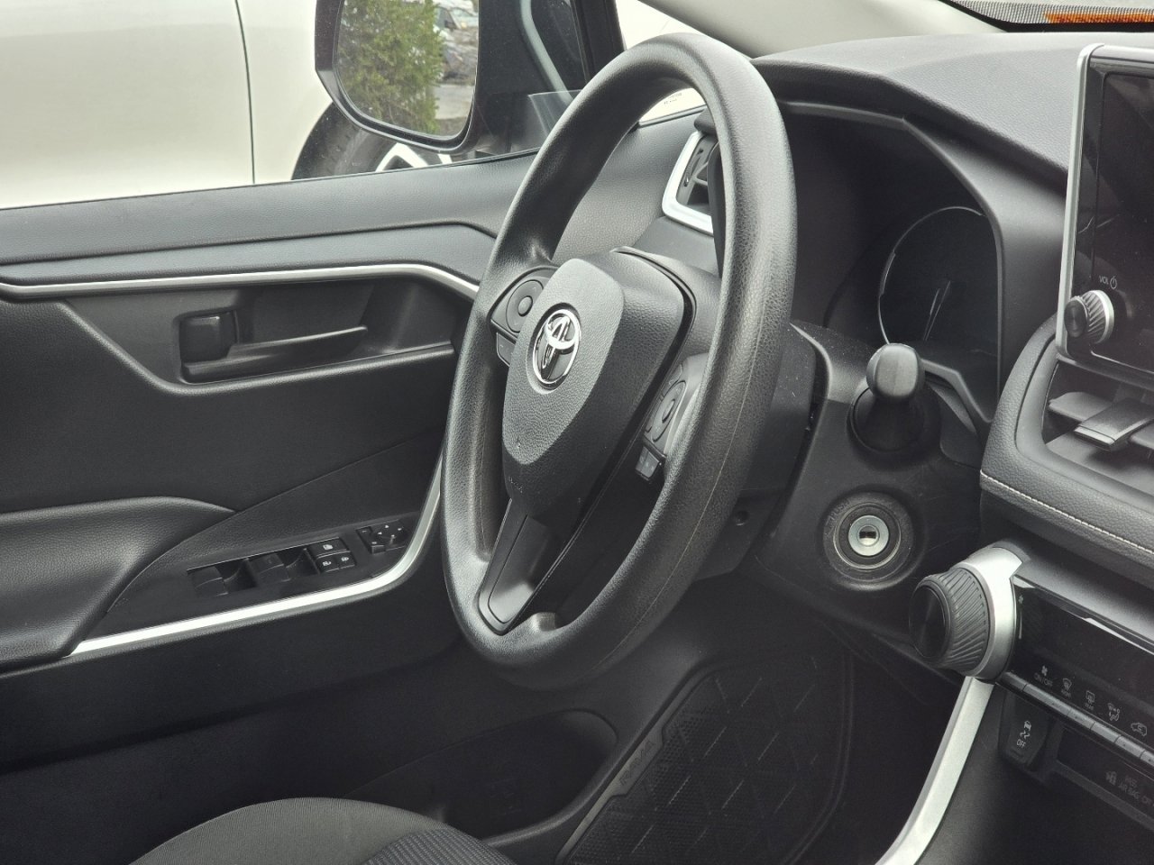 Used 2024 Toyota RAV4 LE image 16