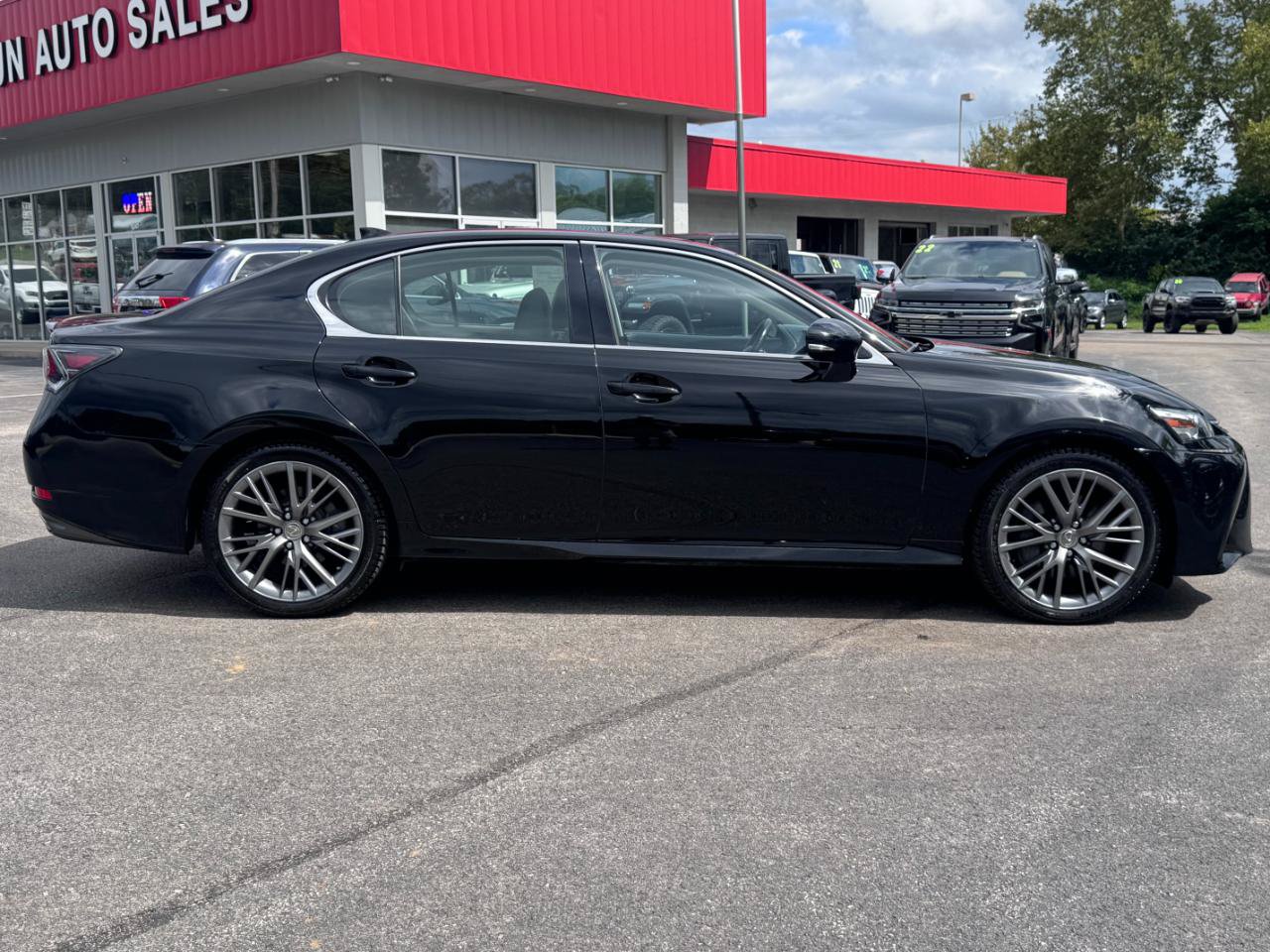 Used 2018 Lexus GS 350 AWD w/ Premium Package image 2